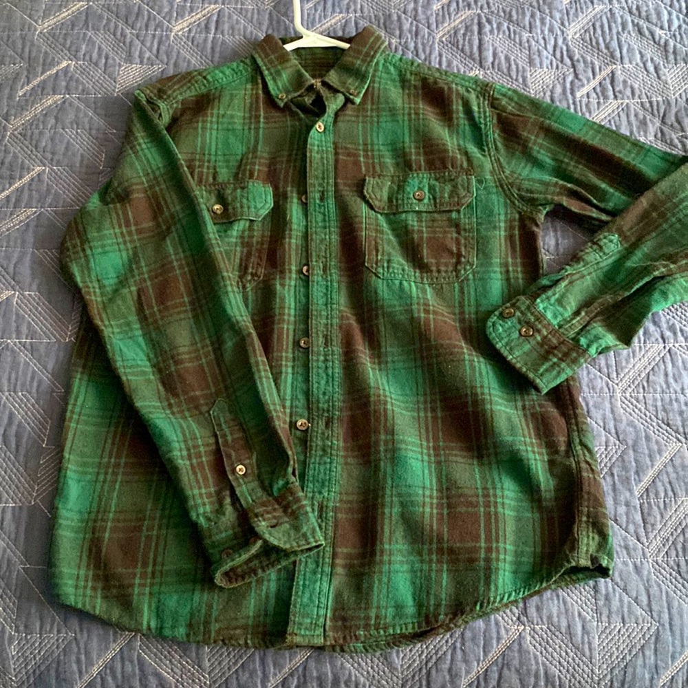 Green and black men’s flannel size sm